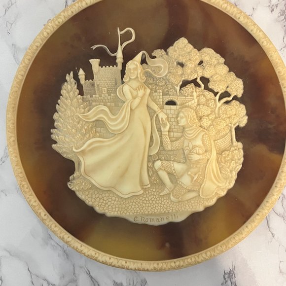 Vtg Incolay Stone Lancelot & Guinevere Hand Crafted Art Plate Great Romances - Picture 2 of 9